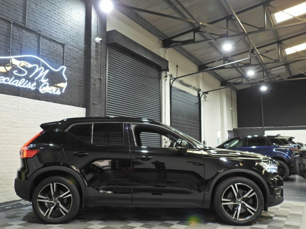 Volvo XC40 1.5L R-design Black #3