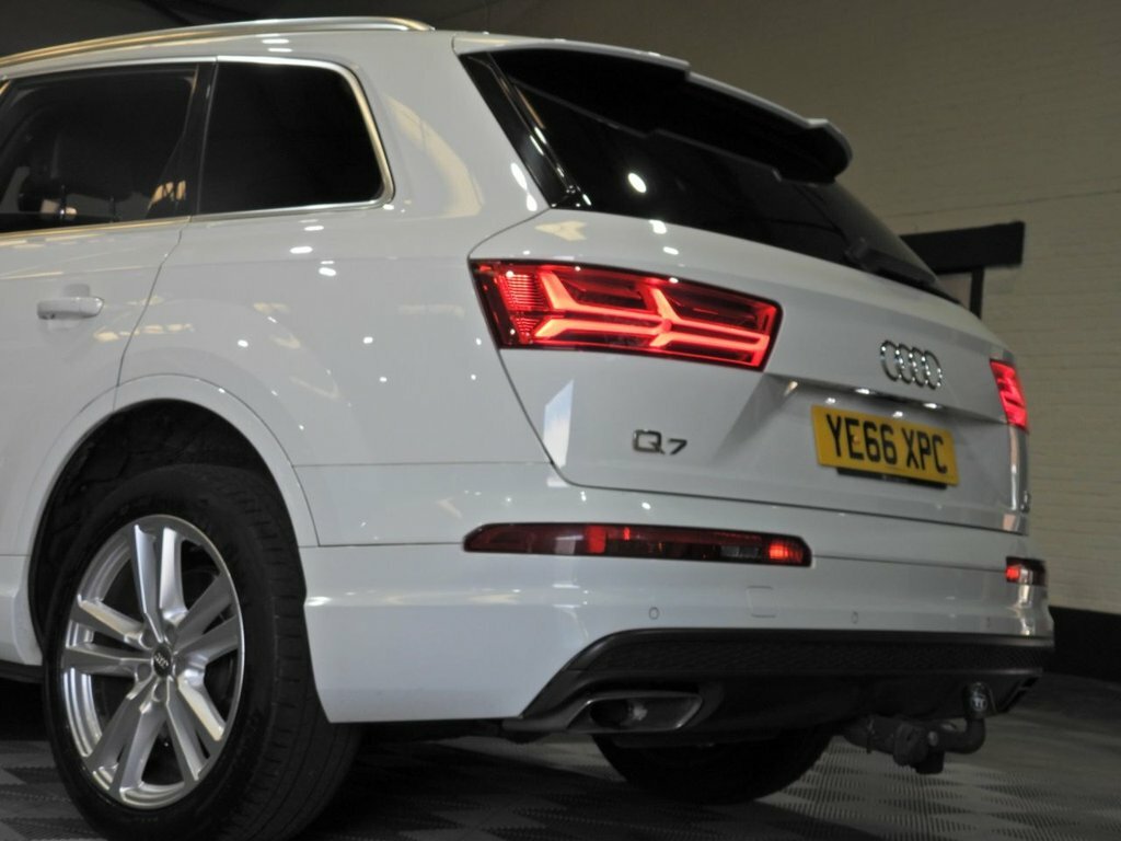 Audi Q7 3L S Line White #3