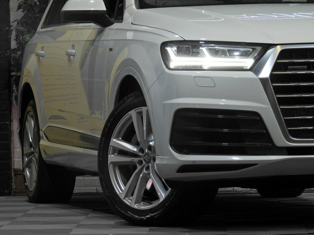 Audi Q7 3L S Line White #2