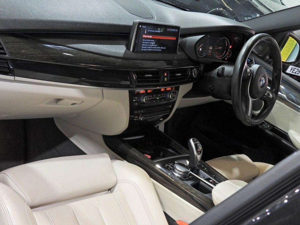 BMW X5 3L M Sport Black #4