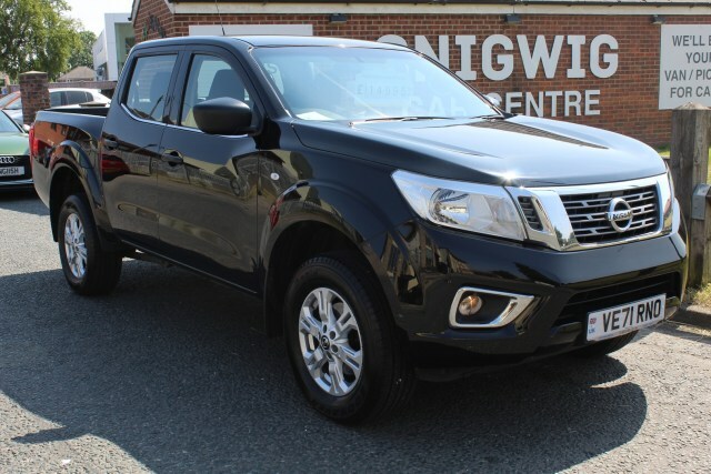 Nissan Navara Acenta Black