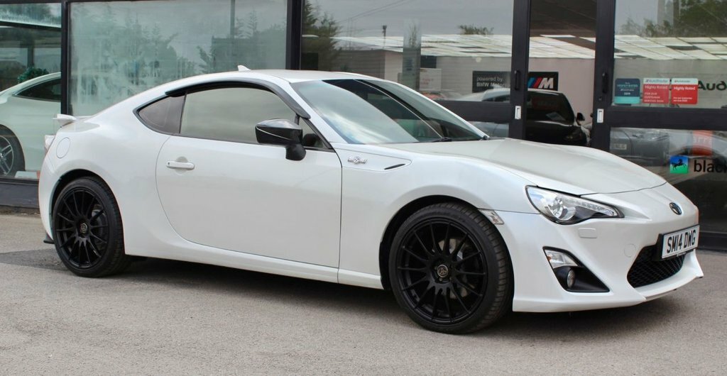 Toyota GT86 Coupe White