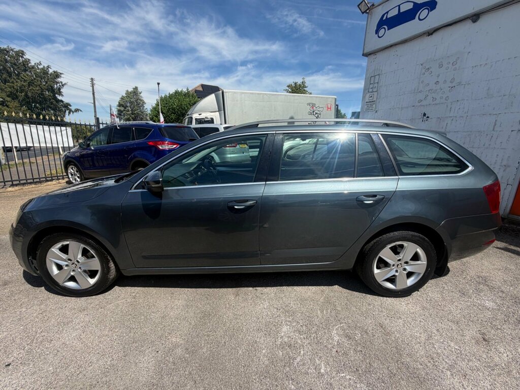 Skoda Octavia 1.6 Tdi Se Technology Euro 6 Ss GK69LPL Grey #2