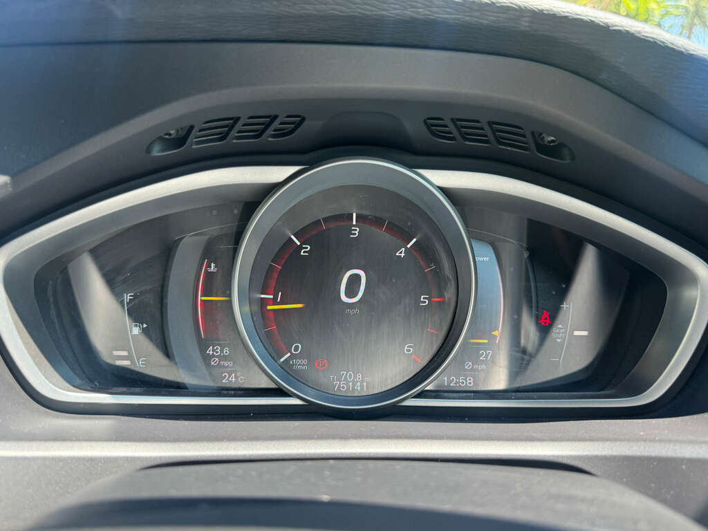 Volvo V40 2.0 R-design Pro D2 HL19TXV Grey #6