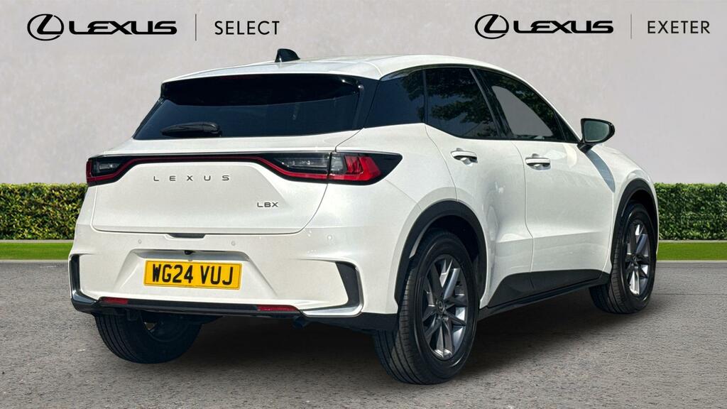 Lexus LBX 1.5 Vvt-ie Premium E-cvt Euro 6 Ss WG24VUJ White #2