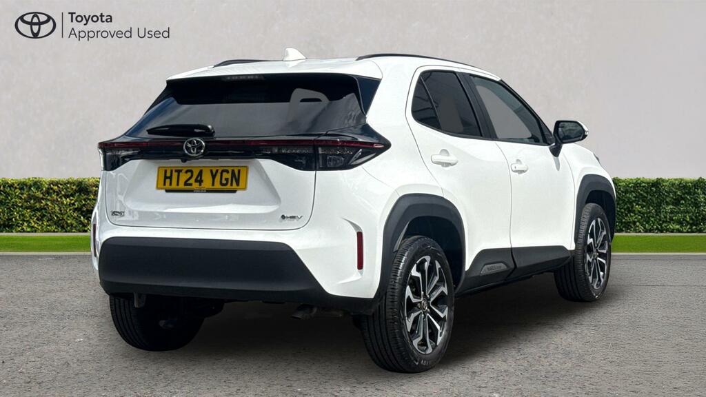 Toyota Yaris Cross 1.5 Vvt-h Design E-cvt Euro 6 Ss HT24YGN White #3