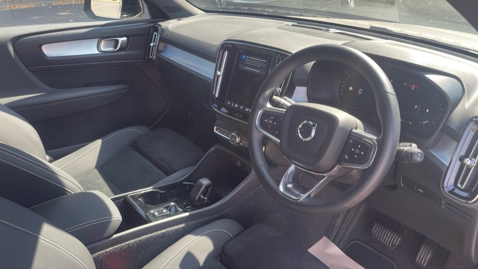 Volvo XC40 Plus, B4 Mild Hybrid, Dark RF25PJX Silver #4