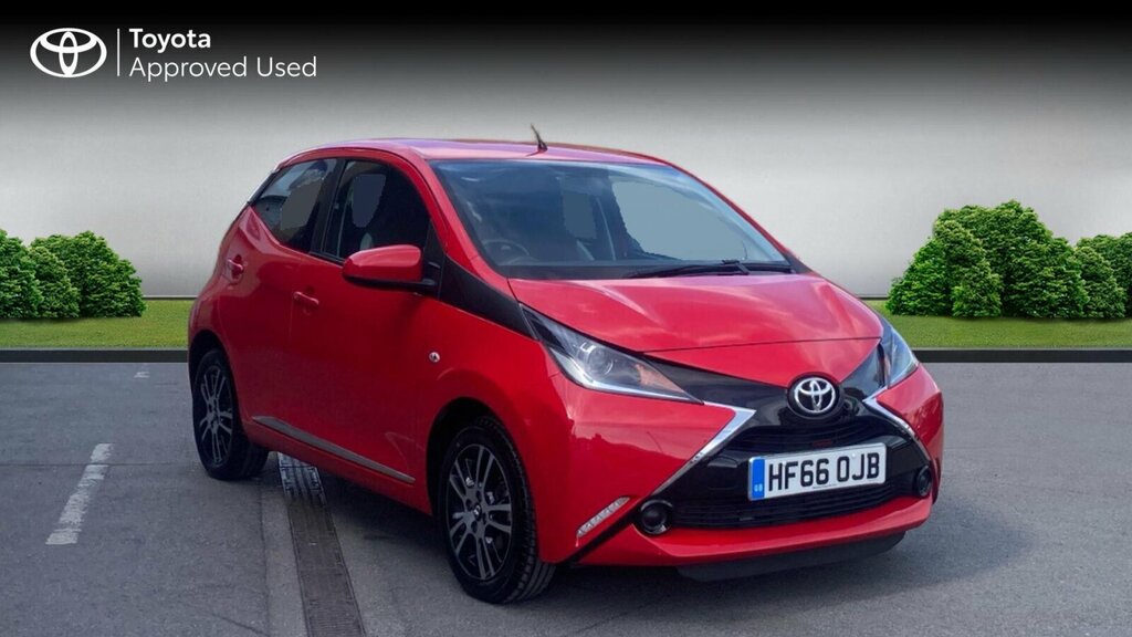Toyota Aygo 1.0 Vvt-i X-play Euro 5 Euro 5 HF66OJB Red