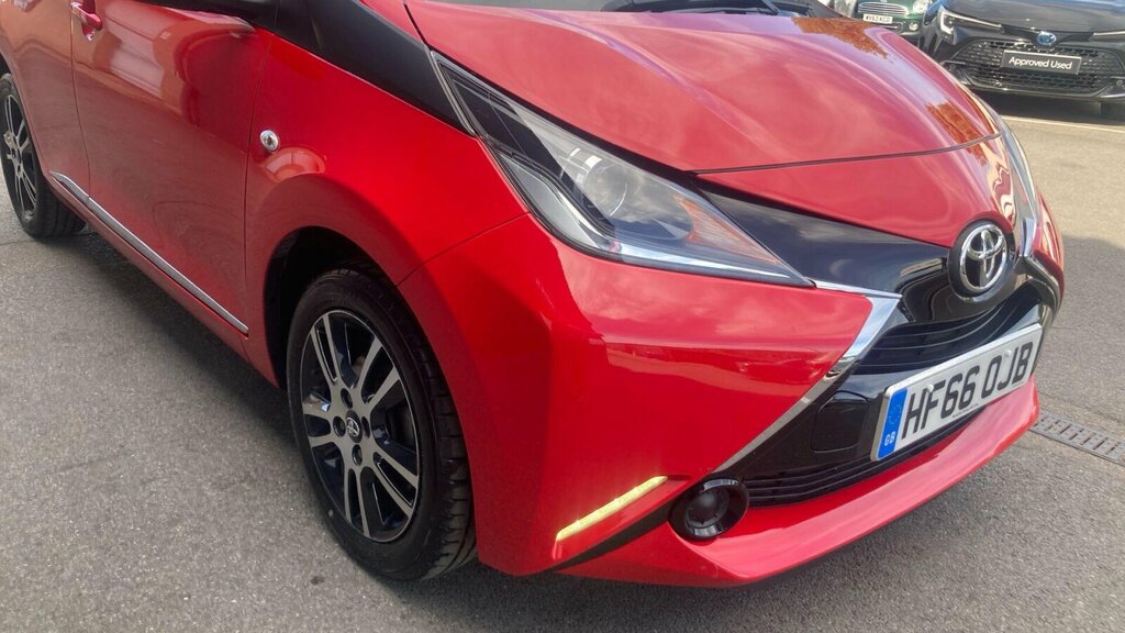 Toyota Aygo 1.0 Vvt-i X-play Euro 5 Euro 5 HF66OJB Red #6