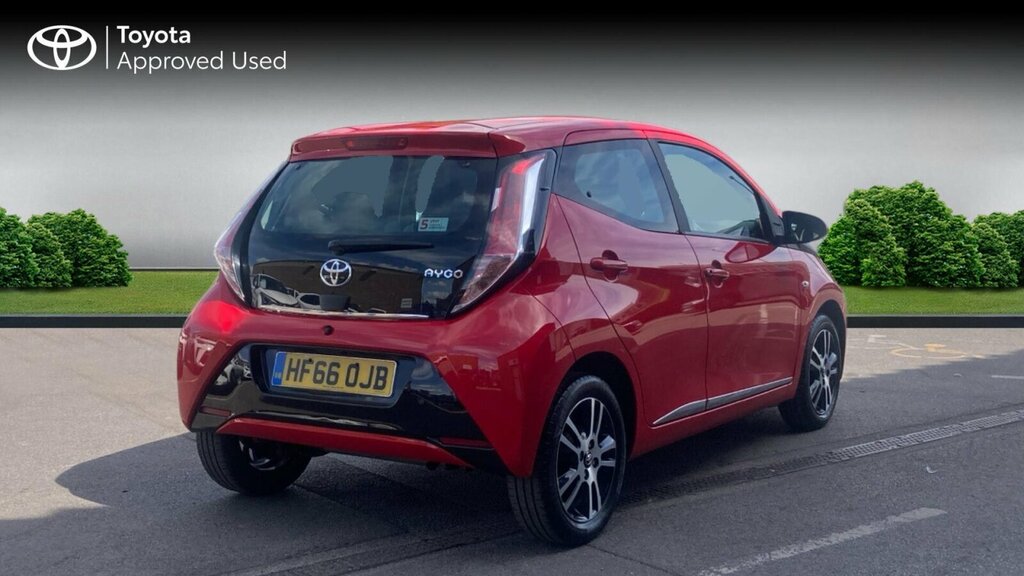 Toyota Aygo 1.0 Vvt-i X-play Euro 5 Euro 5 HF66OJB Red #2
