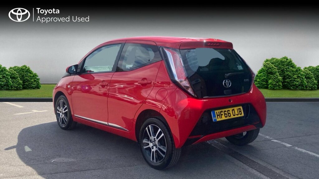 Toyota Aygo 1.0 Vvt-i X-play Euro 5 Euro 5 HF66OJB Red #4