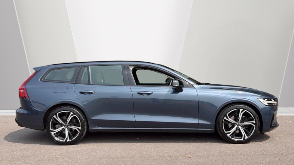 Volvo V60 Plus, B4 Mild Hybrid, Dark BP74XPX Blue #3