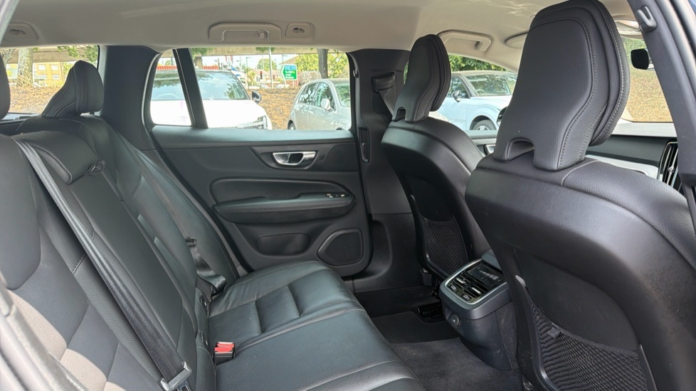 Volvo V60 Plus, B4 Mild Hybrid, Dark BP74XPX Blue #6