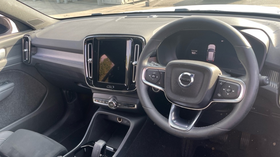 Volvo XC40 Plus, B4 Mild Hybrid, Dark RE74ZXW White #4