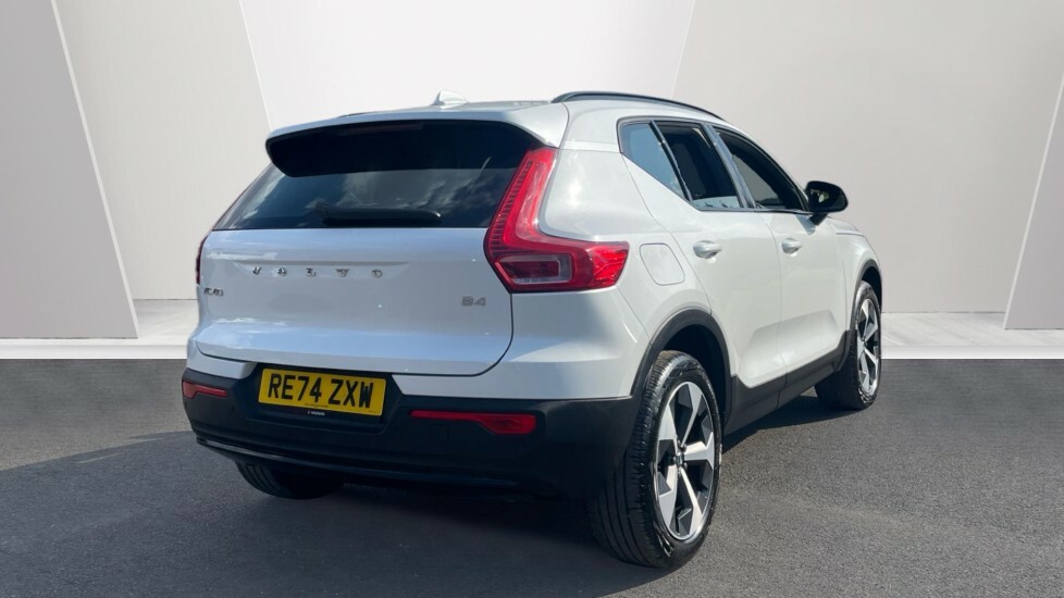 Volvo XC40 Plus, B4 Mild Hybrid, Dark RE74ZXW White #2