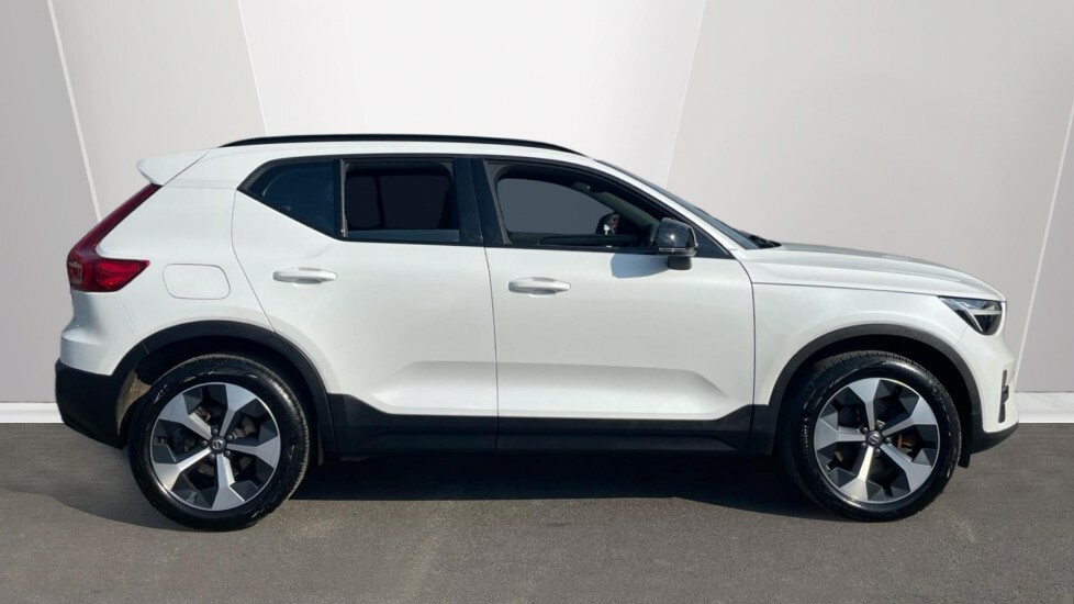Volvo XC40 Plus, B4 Mild Hybrid, Dark RE74ZXW White #3