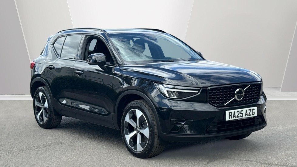 Volvo XC40 Plus, B4 Mild Hybrid, Dark Black