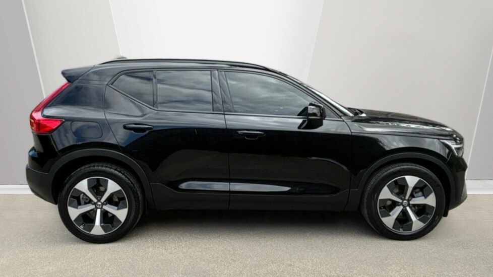 Volvo XC40 Plus, B4 Mild Hybrid, Dark LB75MTK Black #3