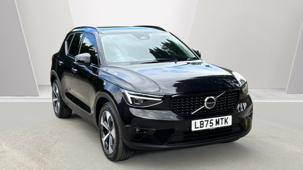 Volvo XC40 Plus, B4 Mild Hybrid, Dark Black