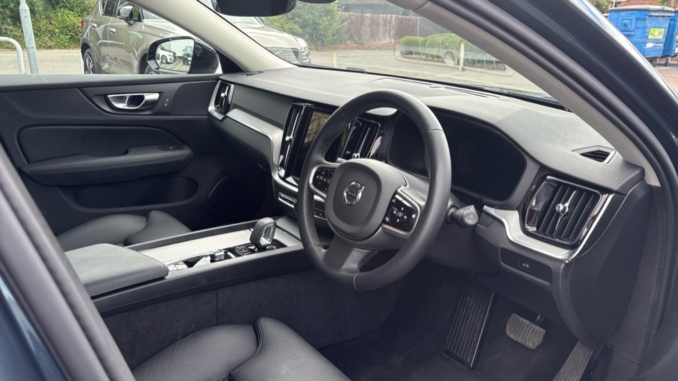 Volvo V60 Plus, B4 Mild Hybrid, Dark DC75FCO Blue #4