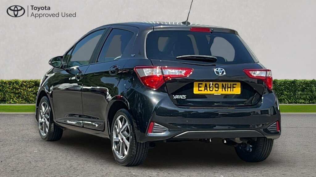 Toyota Yaris 1.5 Vvt-i Y20 Euro 6 Black #4