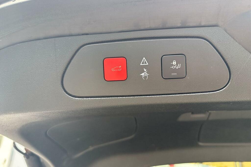 Vauxhall Grandland 1.6 Turbo D Sport Nav Hatchback #29