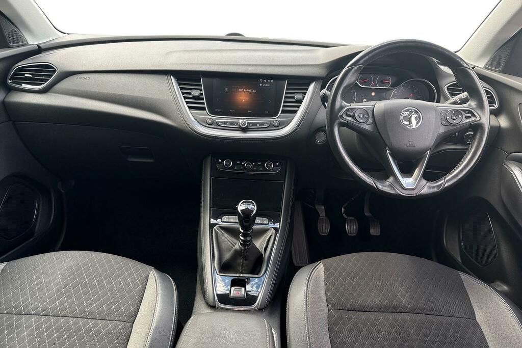 Vauxhall Grandland 1.6 Turbo D Sport Nav Hatchback #9