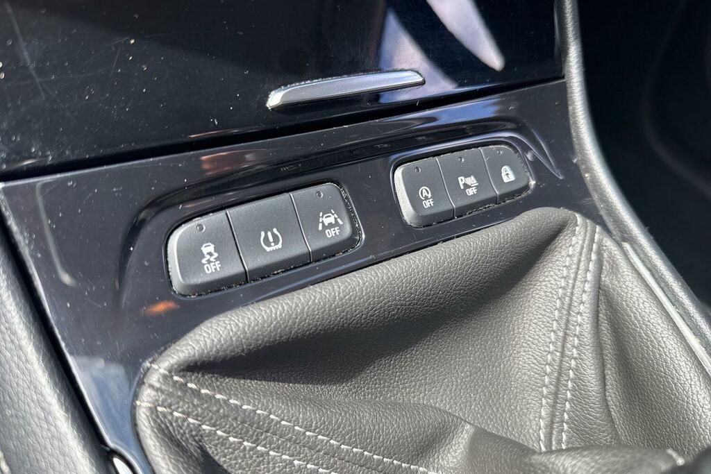 Vauxhall Grandland 1.6 Turbo D Sport Nav Hatchback #21
