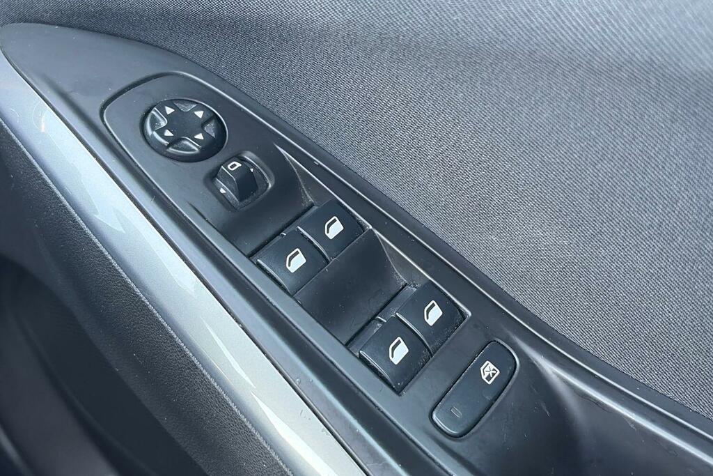 Vauxhall Grandland 1.2T Sport Nav Hatchback #18