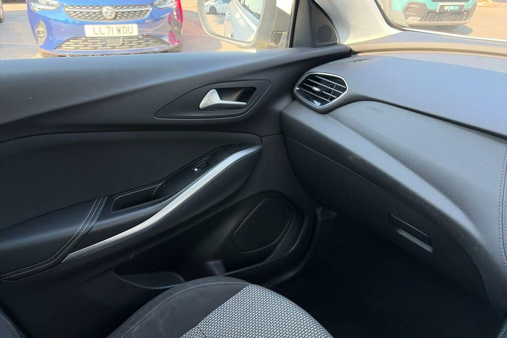 Vauxhall Grandland 1.2 Turbo Se Hatchback #31