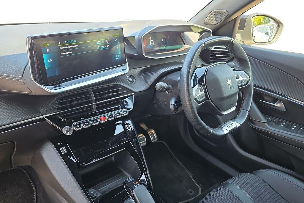 Peugeot e-2008 50Kwh Gt White #2