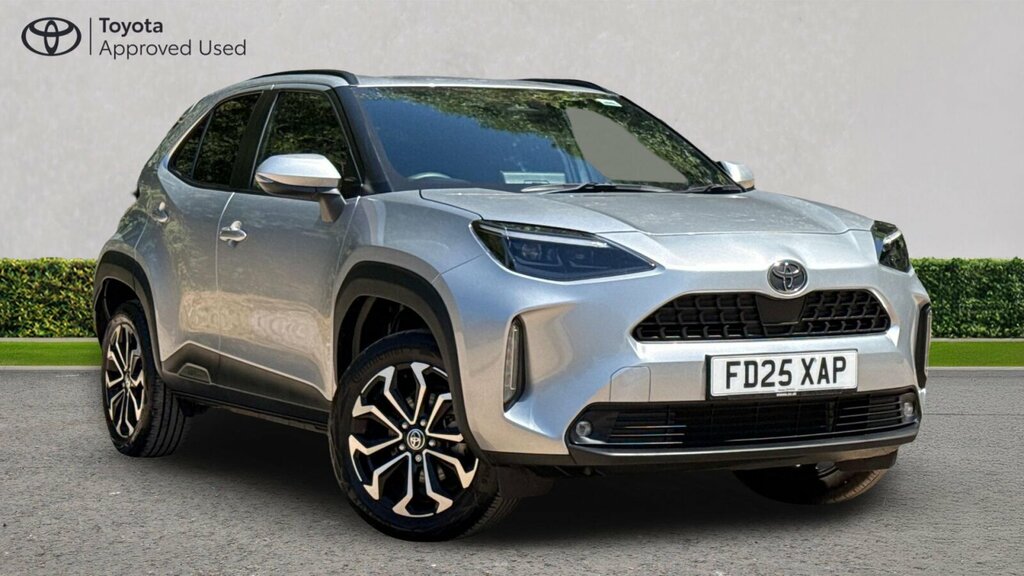Toyota Yaris Cross 1.5 Vvt-h Design Suv Hybrid E-cvt Euro Silver