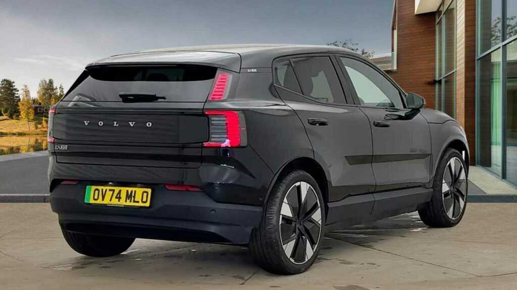 Volvo EX30 Ultra, Single Motor Extended Range, Black #3