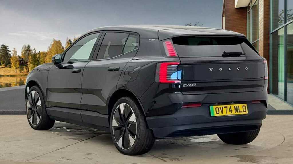 Volvo EX30 Ultra, Single Motor Extended Range, Black #5
