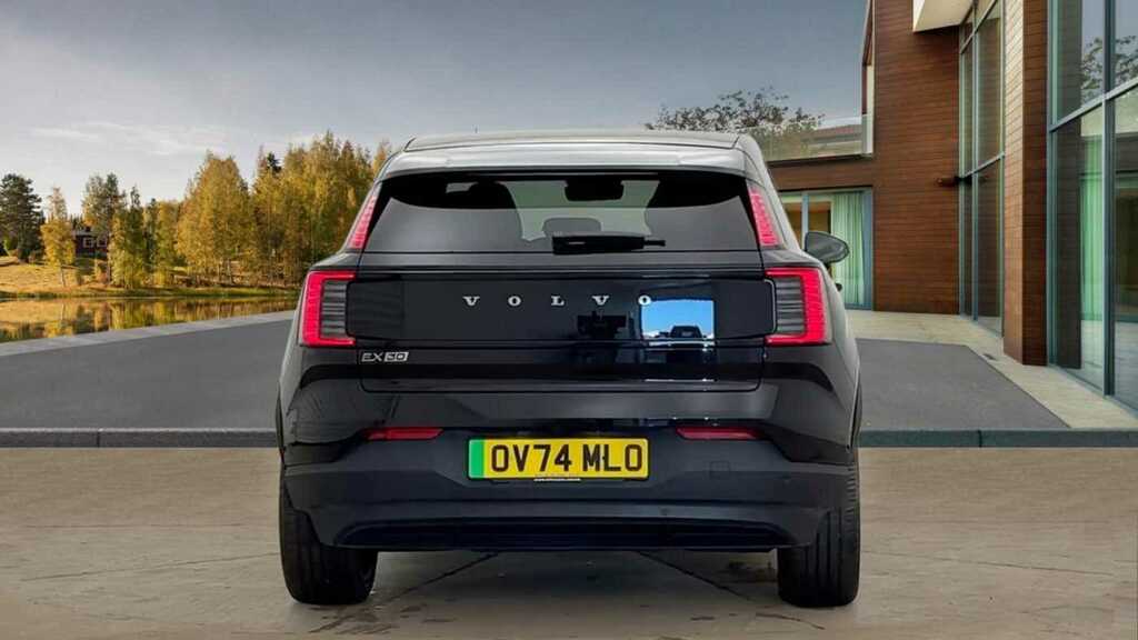 Volvo EX30 Ultra, Single Motor Extended Range, Black #4
