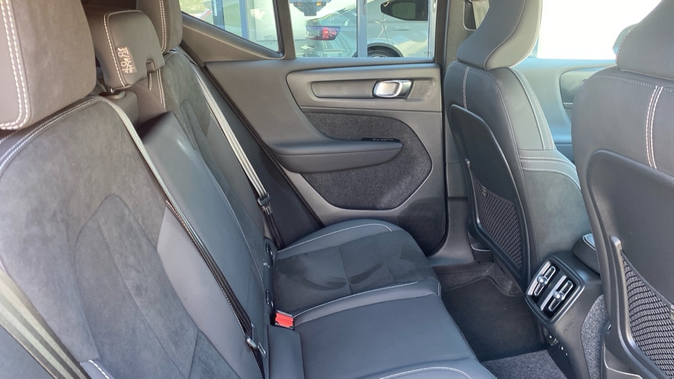 Volvo XC40 Black Edition Plus, B3 Mild Hybrid, MJ75JOA Black #6