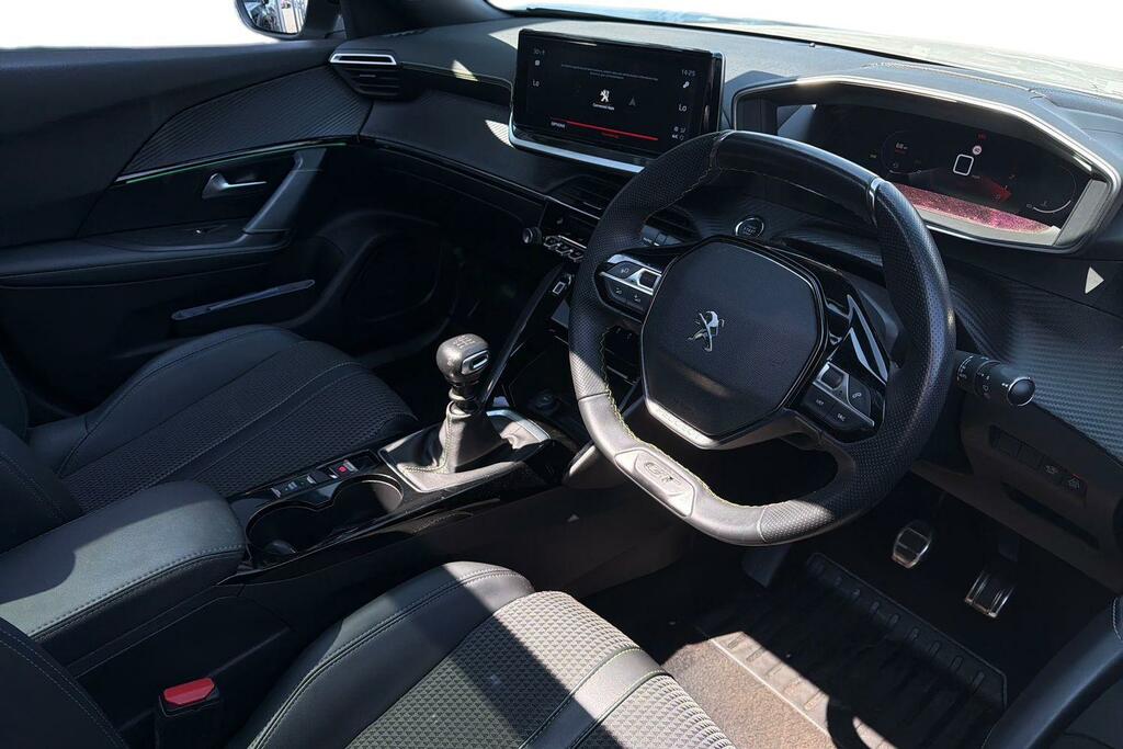 Peugeot 2008 1.5 Bluehdi 110 Allure Premium Blue #2
