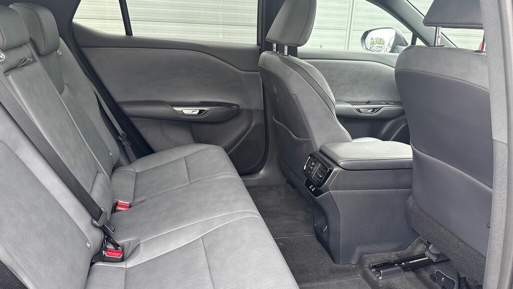 Lexus RZ 550E 300Kw F Sport Takumi 77 Kwh Bitone Black #8