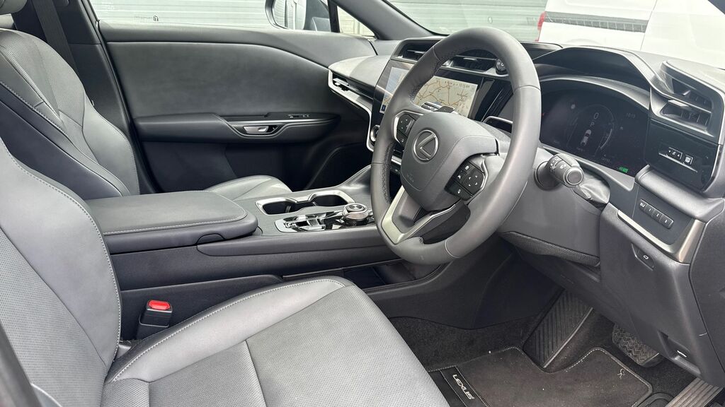 Lexus RZ 550E 300Kw F Sport Takumi 77 Kwh Bitone Black #12