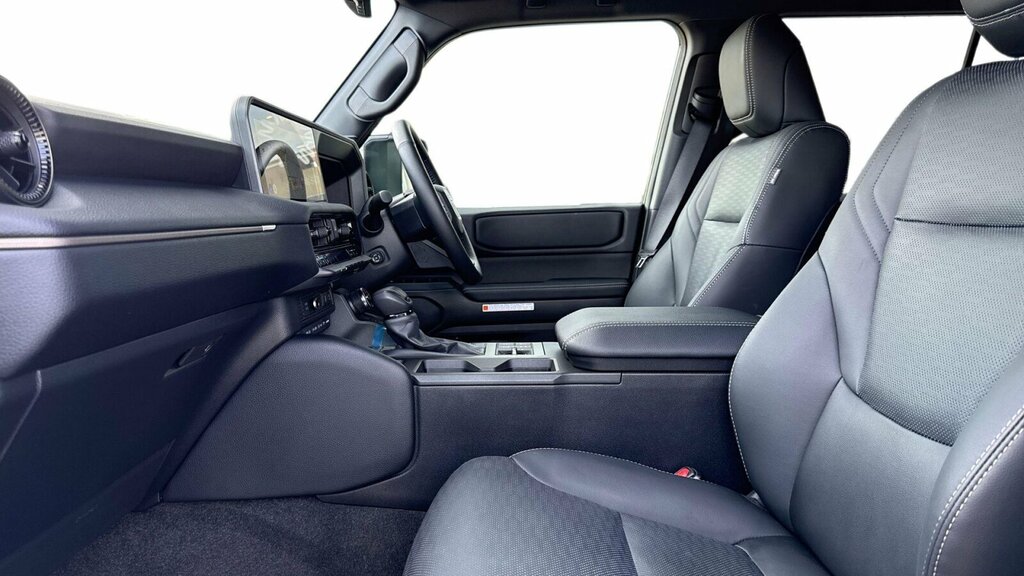Toyota Land Cruiser 2.8D Mhev Invincible Suv Hybrid 4W Black #5