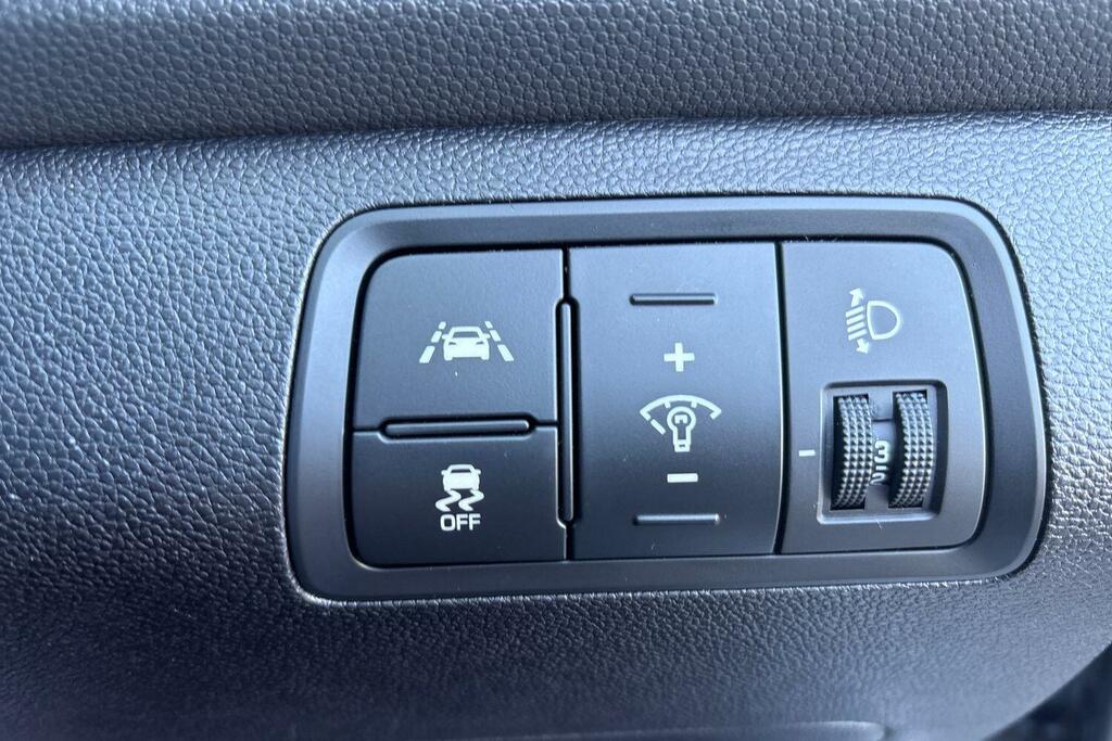 Hyundai I20 1.2 Premium Nav Isg 84 Ps White #24