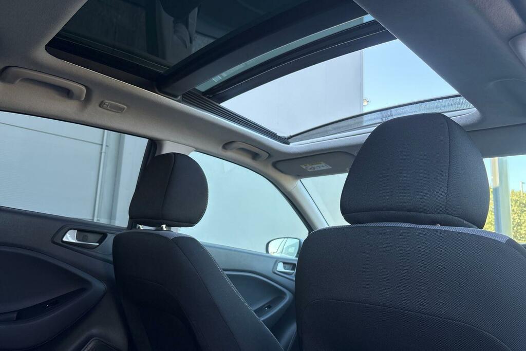 Hyundai I20 1.2 Premium Nav Isg 84 Ps White #28