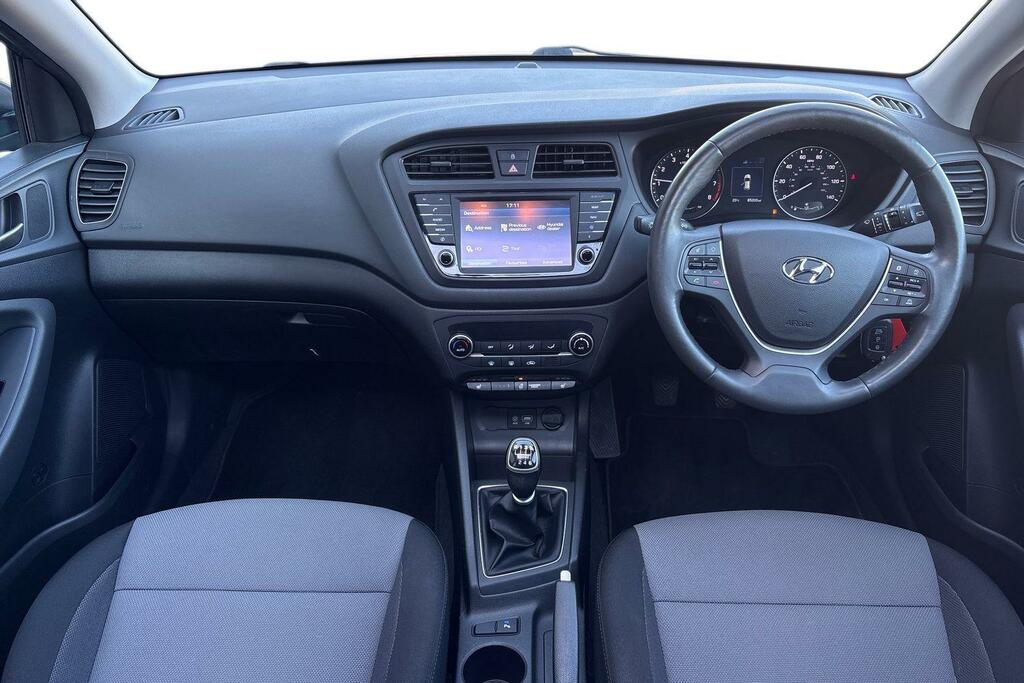 Hyundai I20 1.2 Premium Nav Isg 84 Ps White #9