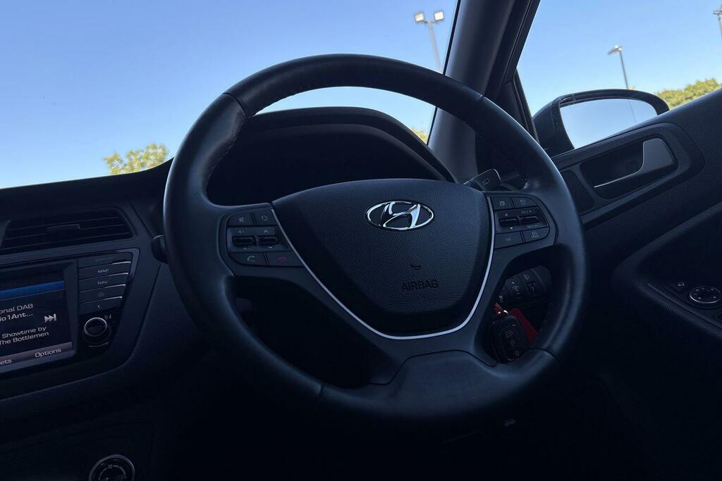 Hyundai I20 1.2 Premium Nav Isg 84 Ps White #43