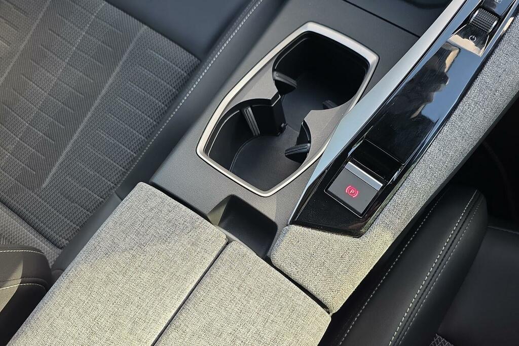 Peugeot 5008 1.2 Hybrid 145 Allure E-dsc6 Grey #39