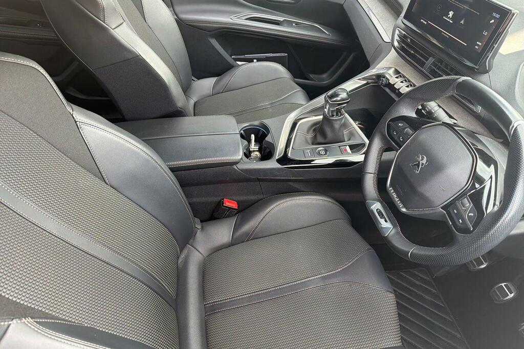 Peugeot 3008 1.5 Bluehdi Allure Red #25