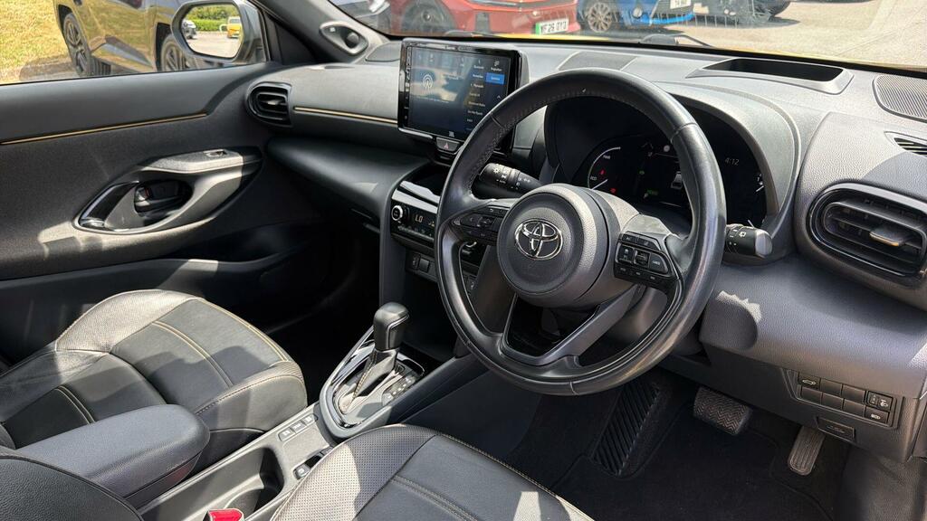 Toyota Yaris Cross Icon Silver #12