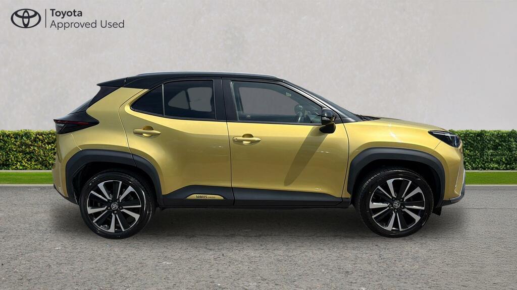 Toyota Yaris Cross Icon Silver #24