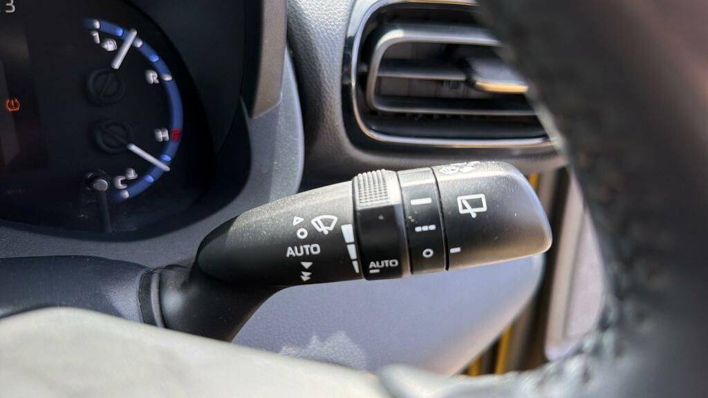 Toyota Yaris Cross Icon Silver #32