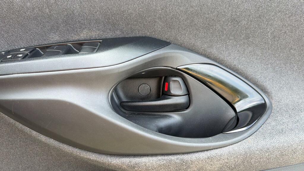 Toyota Yaris Cross Icon Silver #35